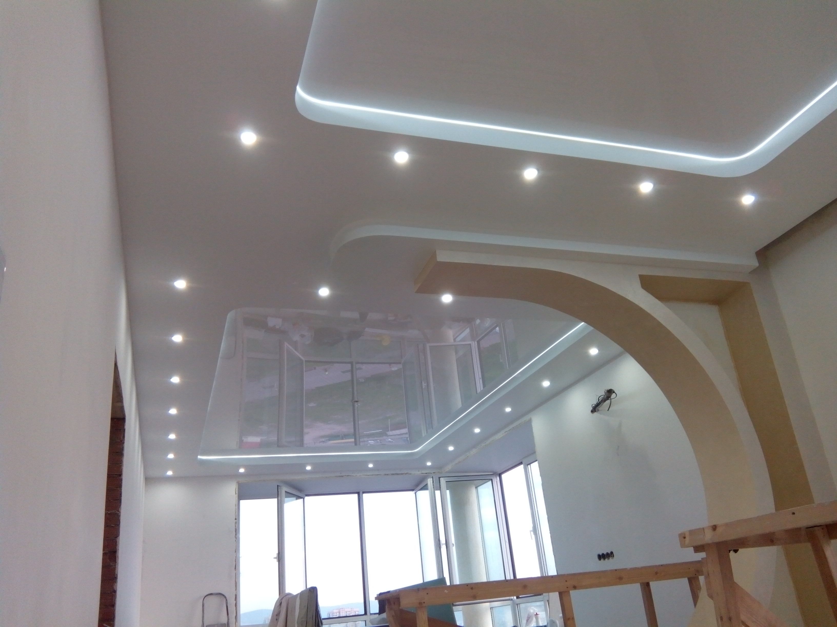 Двухуровневый натяжной потолок